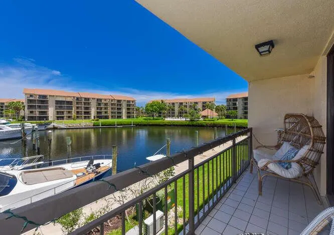 2301 Marina Isle Way #203 Jupiter, FL 33477