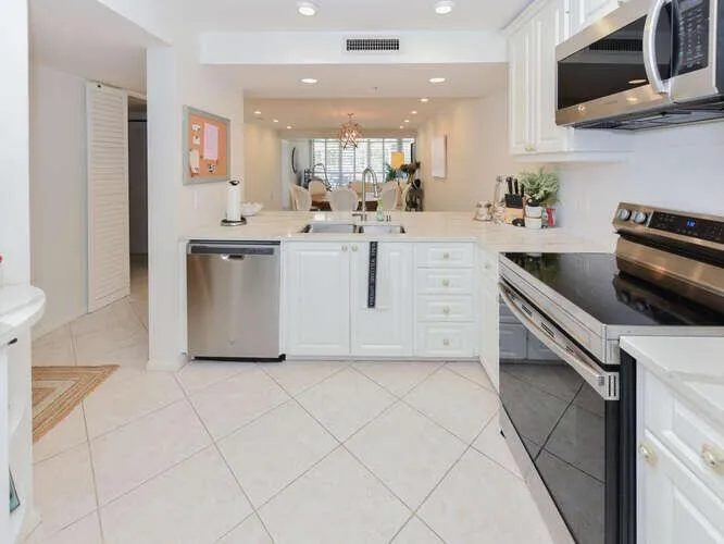 2301 Marina Isle Way #203 Jupiter, FL 33477