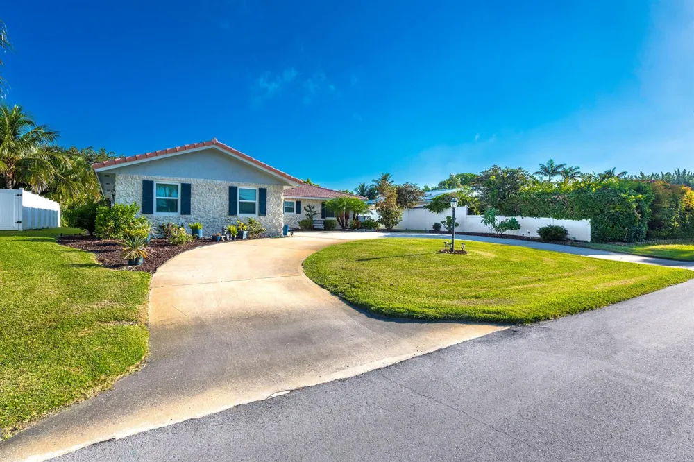 1315 SW 25TH AVENUE Boynton Beach, FL 33426