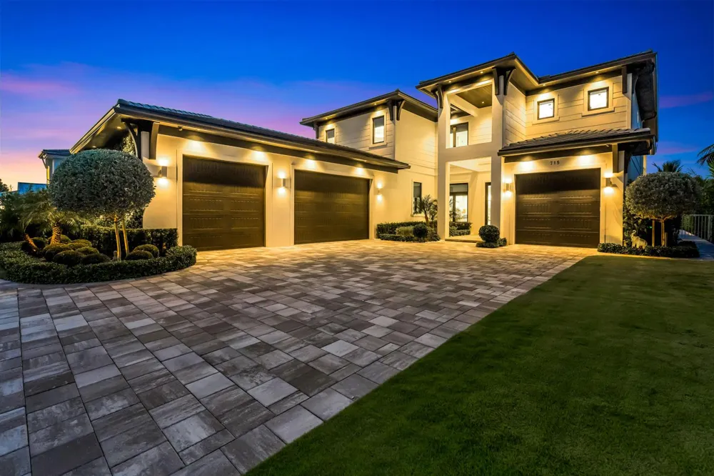 715 Ibis Way North Palm Beach, FL 33408