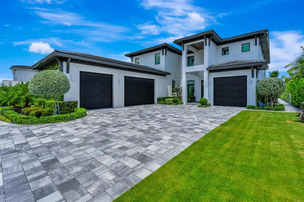 715 Ibis Way North Palm Beach, FL 33408