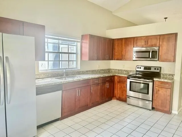 10 Blenheim Court Palm Beach Gardens, FL 33418