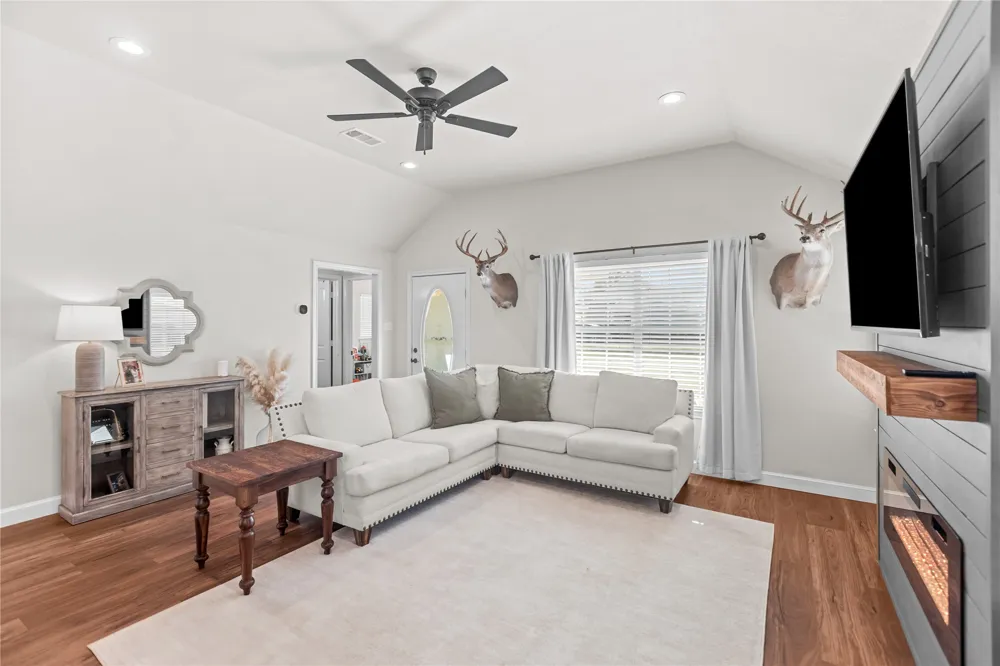 301 S Porch Street Tioga, TX 76271