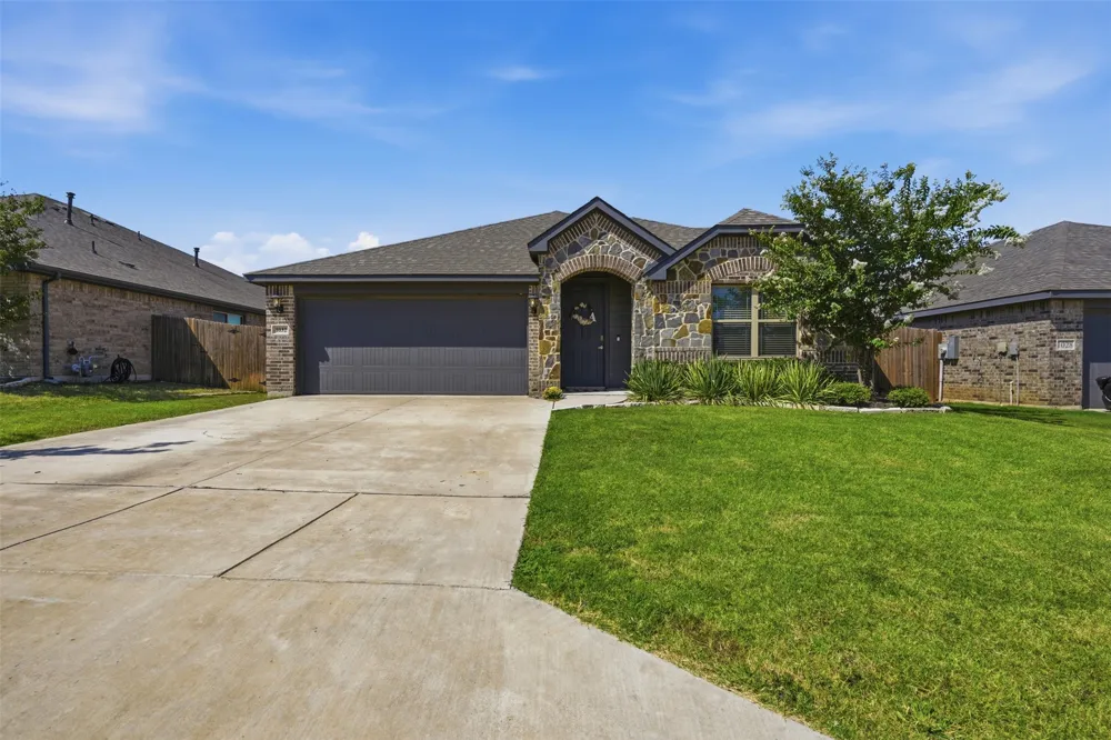 1032 Fairfax Drive Godley, TX 76044