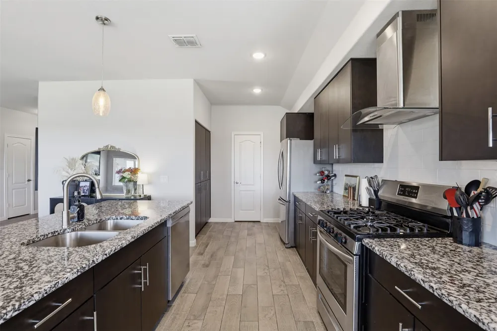 1032 Fairfax Drive Godley, TX 76044