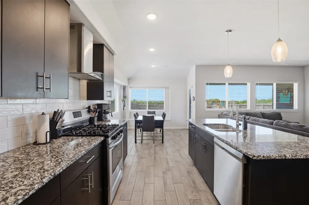 1032 Fairfax Drive Godley, TX 76044
