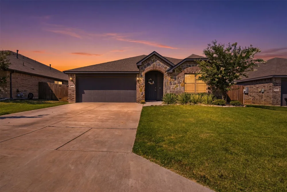 1032 Fairfax Drive Godley, TX 76044