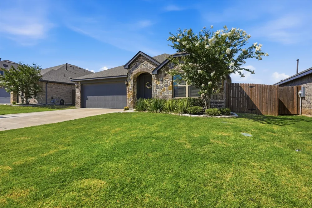 1032 Fairfax Drive Godley, TX 76044