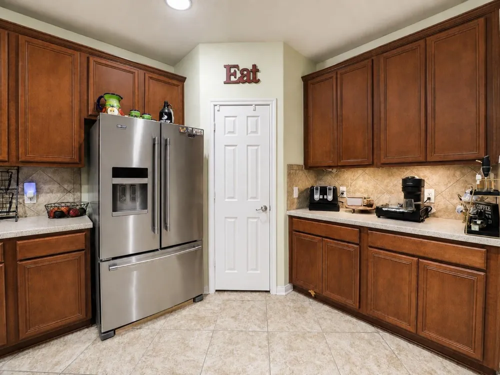 1752 Silver Bend Drive Dickinson, TX 77539