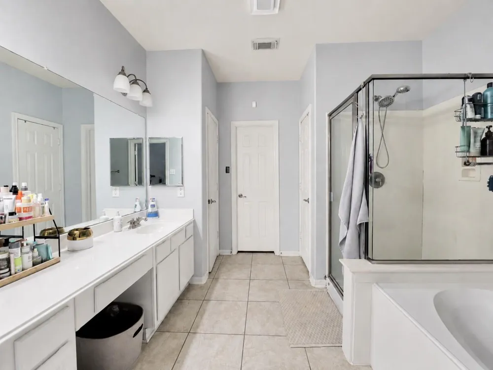 1752 Silver Bend Drive Dickinson, TX 77539