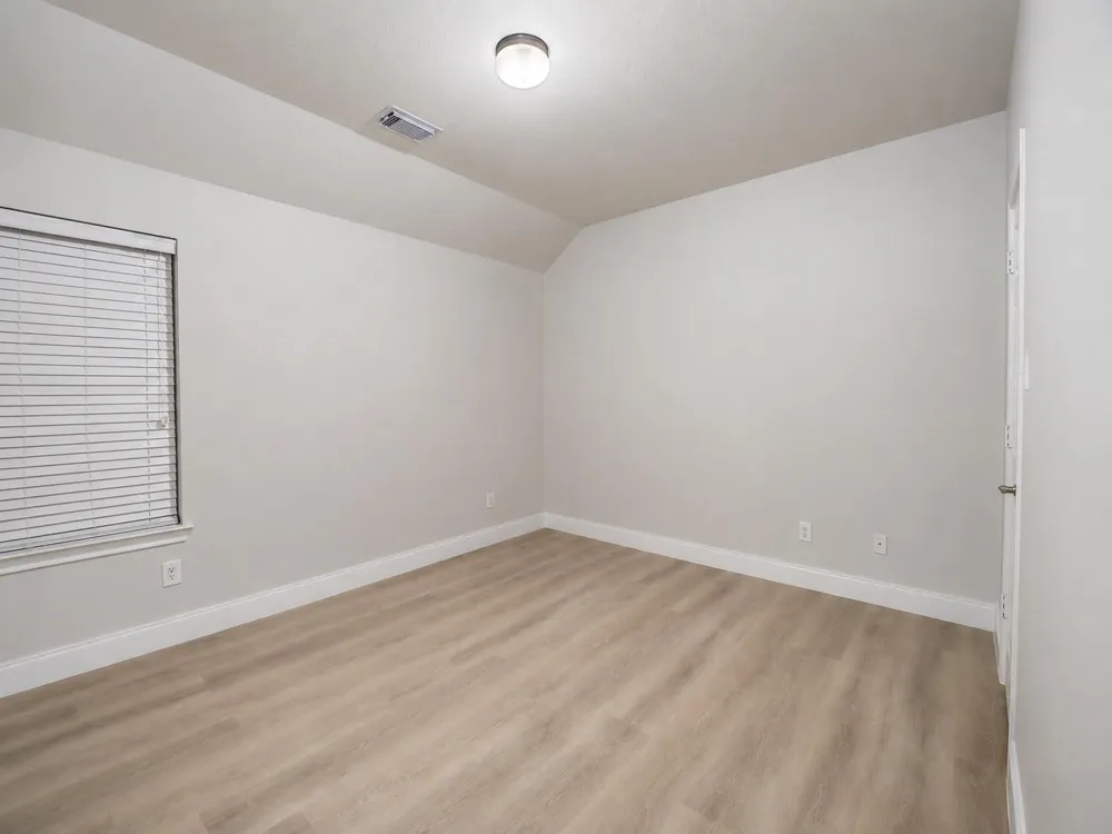 1752 Silver Bend Drive Dickinson, TX 77539
