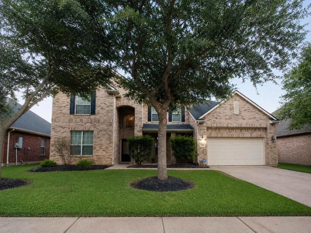 1752 Silver Bend Drive Dickinson, TX 77539