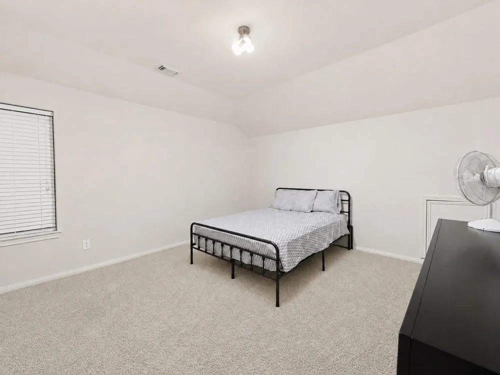 1752 Silver Bend Drive Dickinson, TX 77539