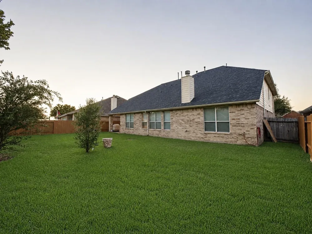1752 Silver Bend Drive Dickinson, TX 77539