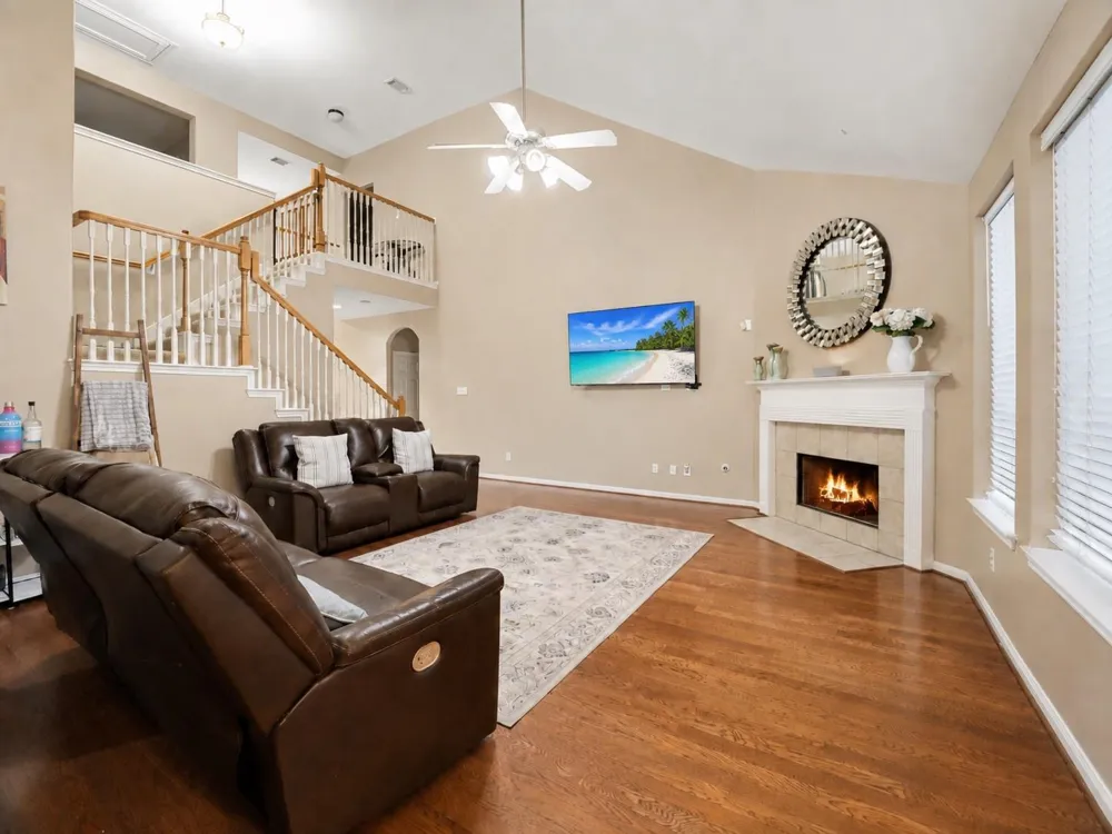 1752 Silver Bend Drive Dickinson, TX 77539