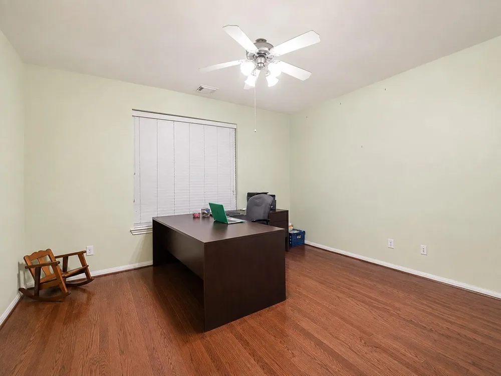 1752 Silver Bend Drive Dickinson, TX 77539