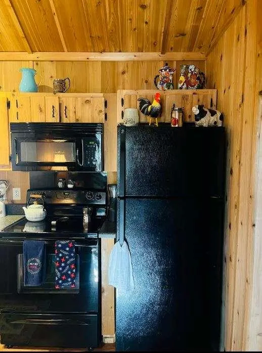 5 Honey Dew Way Cleveland, GA 30528