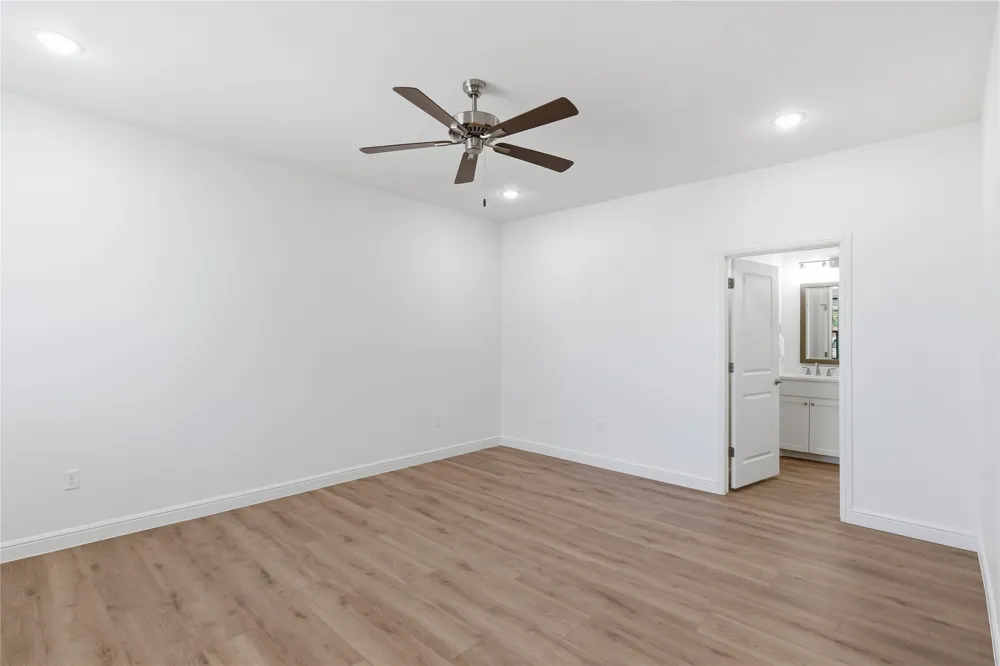 210 E Ewell Street Granbury, TX 76048