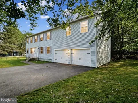 1226 COUNTRY PLACE DRIVE