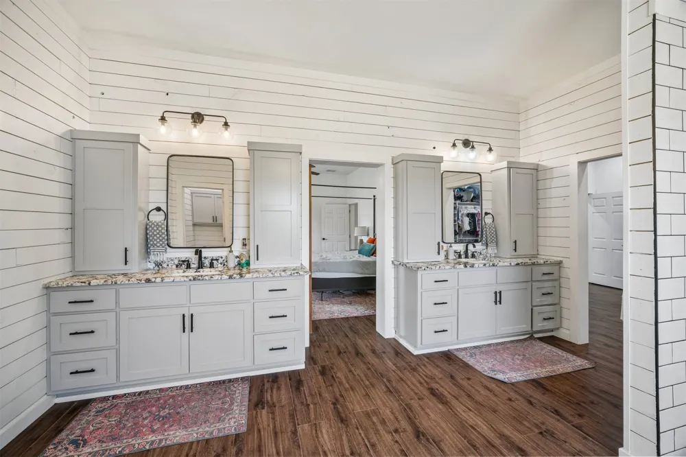 5086 427 ROAD Pryor, OK 74361