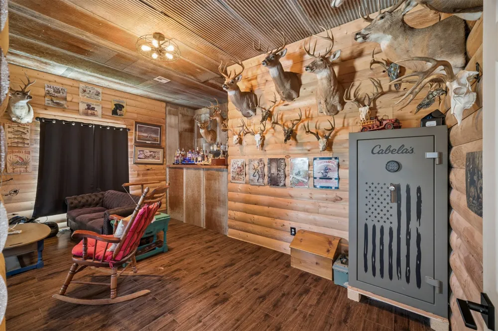 5086 427 ROAD Pryor, OK 74361