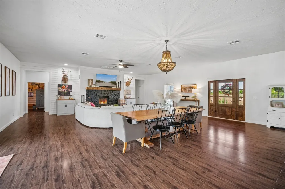 5086 427 ROAD Pryor, OK 74361