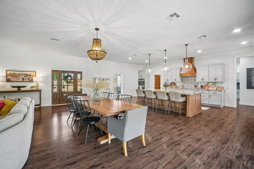 5086 427 ROAD Pryor, OK 74361
