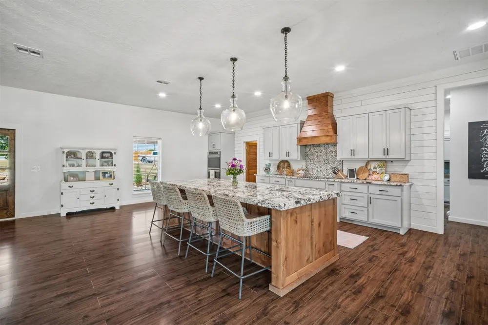 5086 427 ROAD Pryor, OK 74361