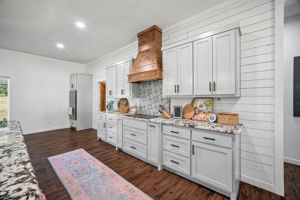 5086 427 ROAD Pryor, OK 74361