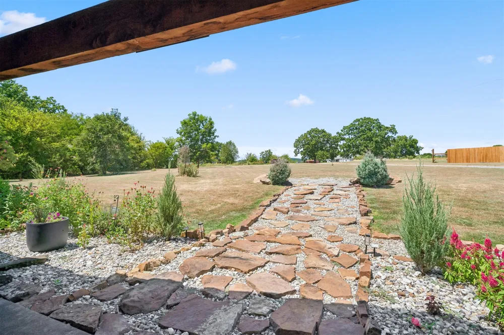5086 427 ROAD Pryor, OK 74361