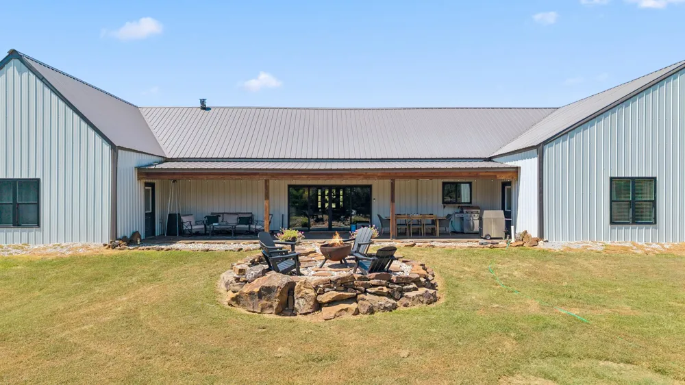 5086 427 ROAD Pryor, OK 74361