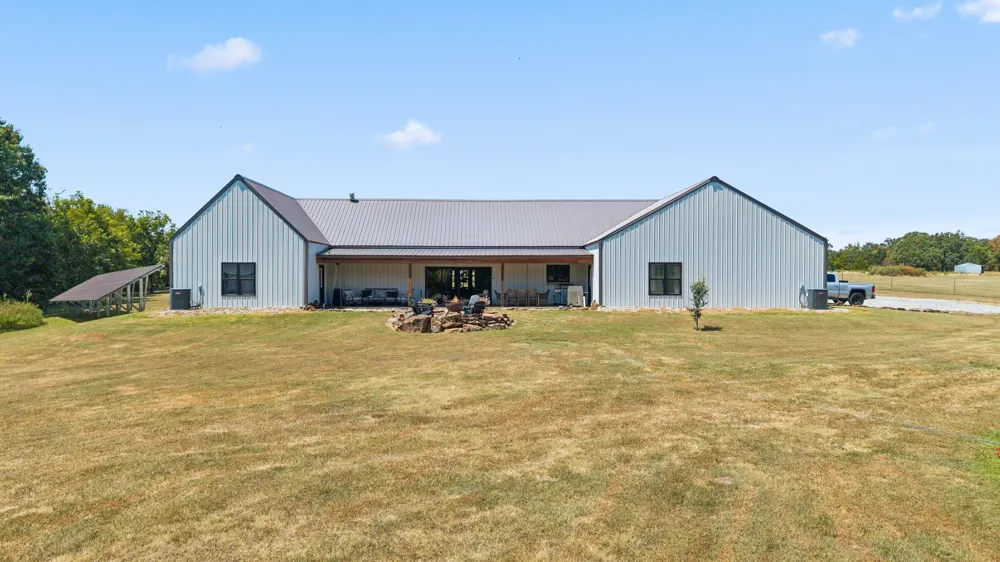 5086 427 ROAD Pryor, OK 74361