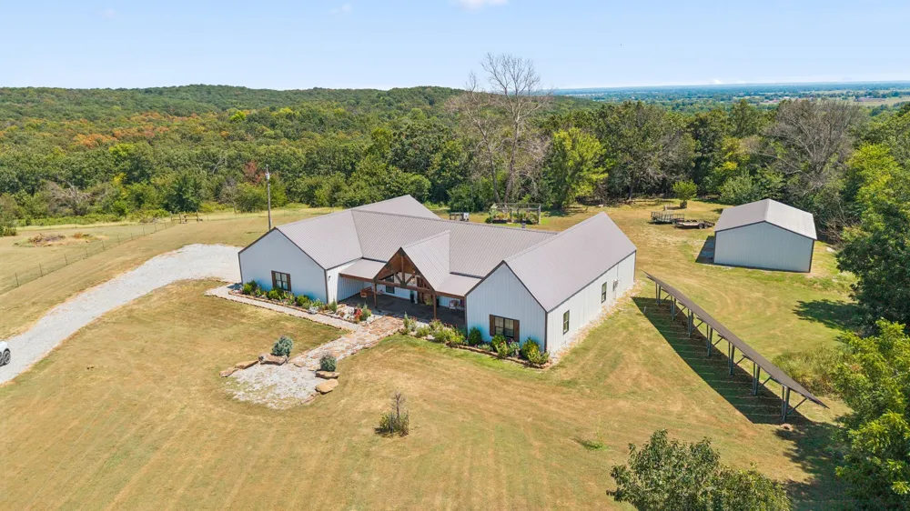 5086 427 ROAD Pryor, OK 74361