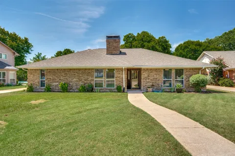 3221 Bandolino Lane