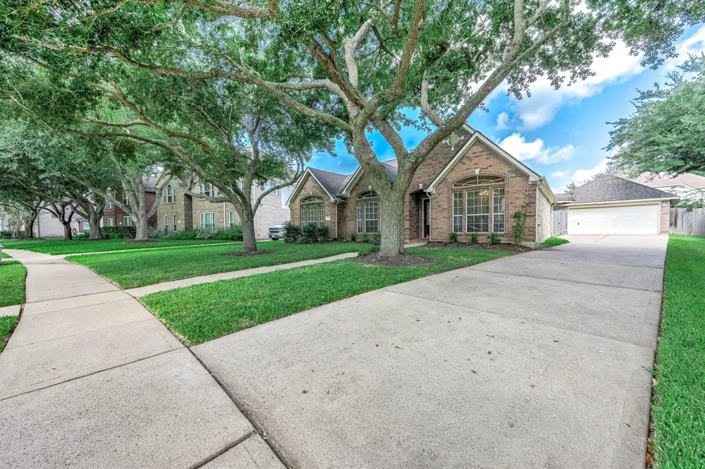 6214 Harbour Gateway Lane Missouri City, TX 77459