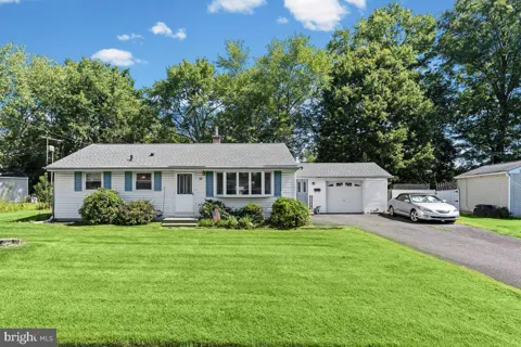 18 JEAN DRIVE