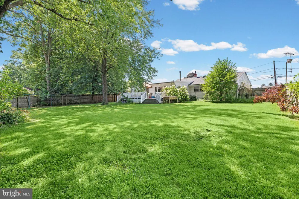 18 JEAN DRIVE Hamilton, NJ 08690
