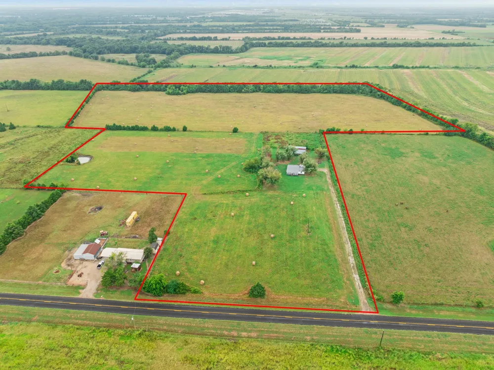 1905 Fm 1501 Deport, TX 75435