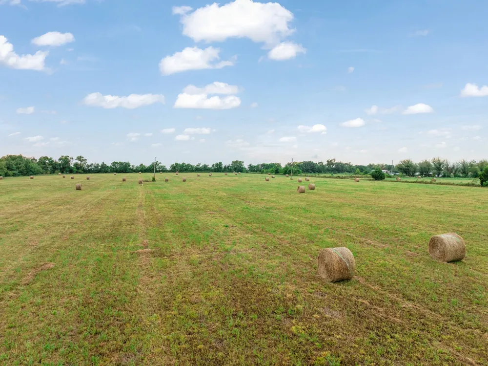 1905 Fm 1501 Deport, TX 75435