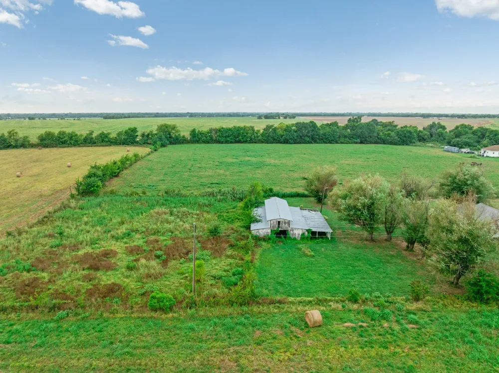 1905 Fm 1501 Deport, TX 75435