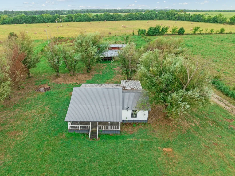 1905 Fm 1501 Deport, TX 75435