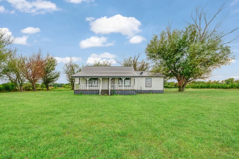 1905 Fm 1501 Deport, TX 75435