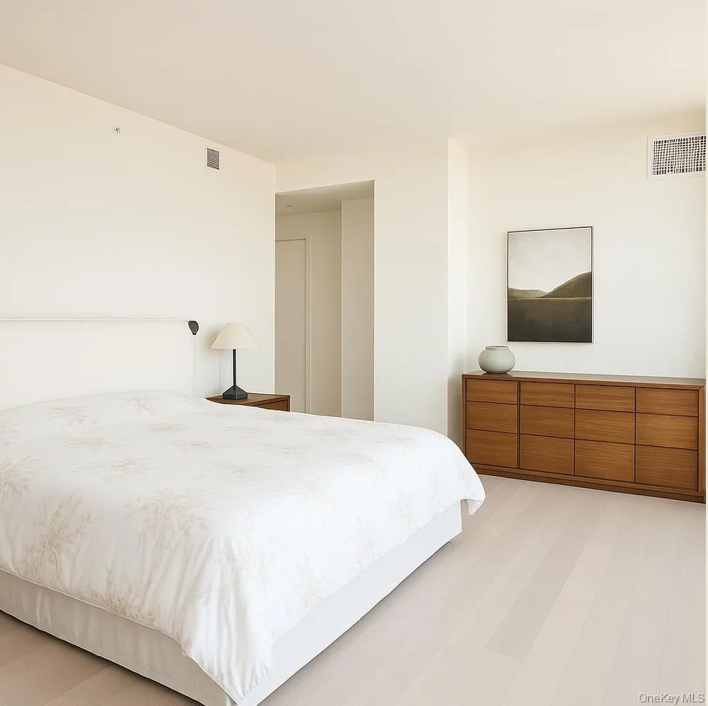 131-03 40th Road #18M Flushing, NY 11354