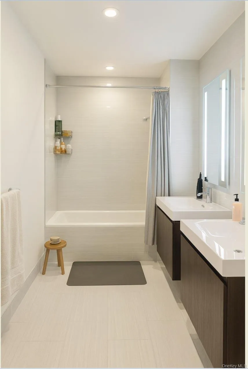 131-03 40th Road #18M Flushing, NY 11354