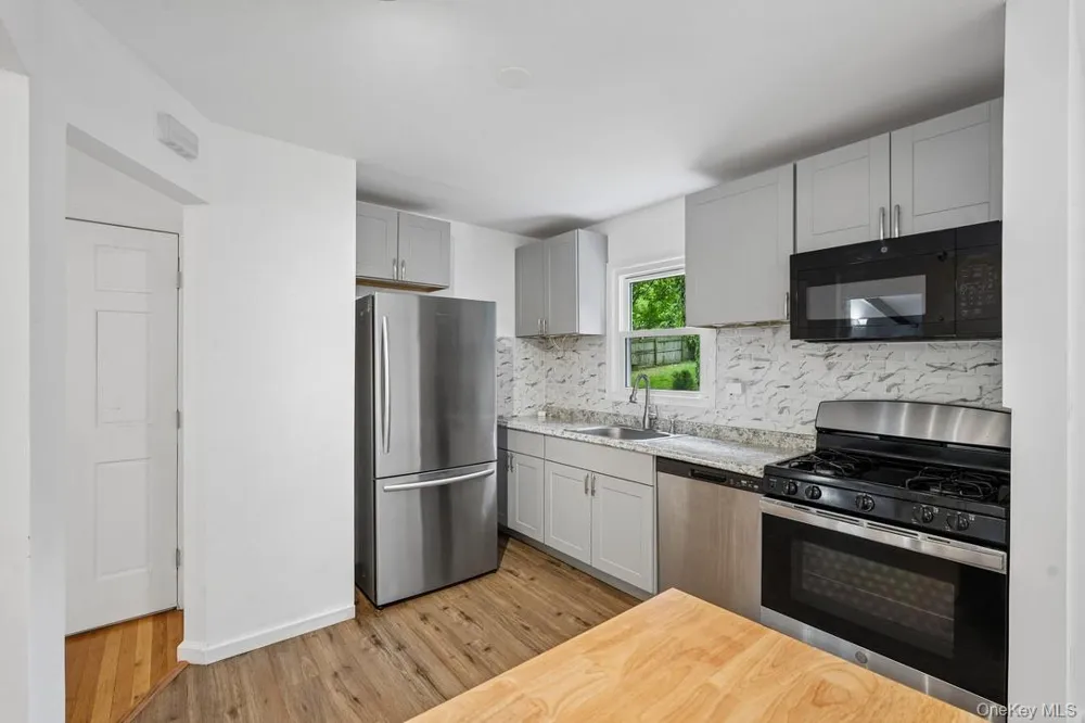 82 Stephens Road Tappan, NY 10983