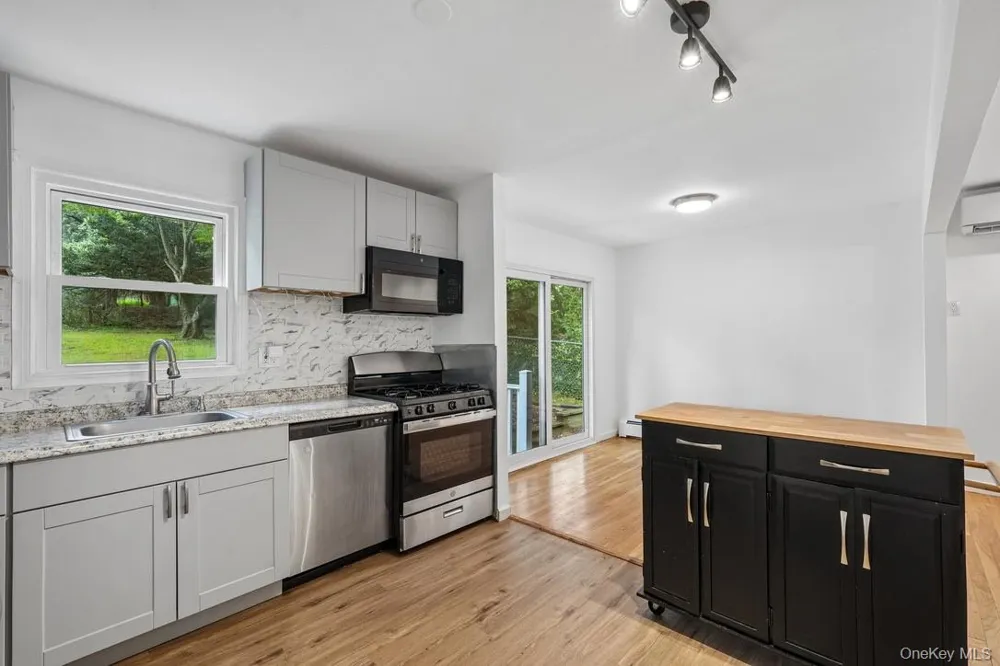 82 Stephens Road Tappan, NY 10983