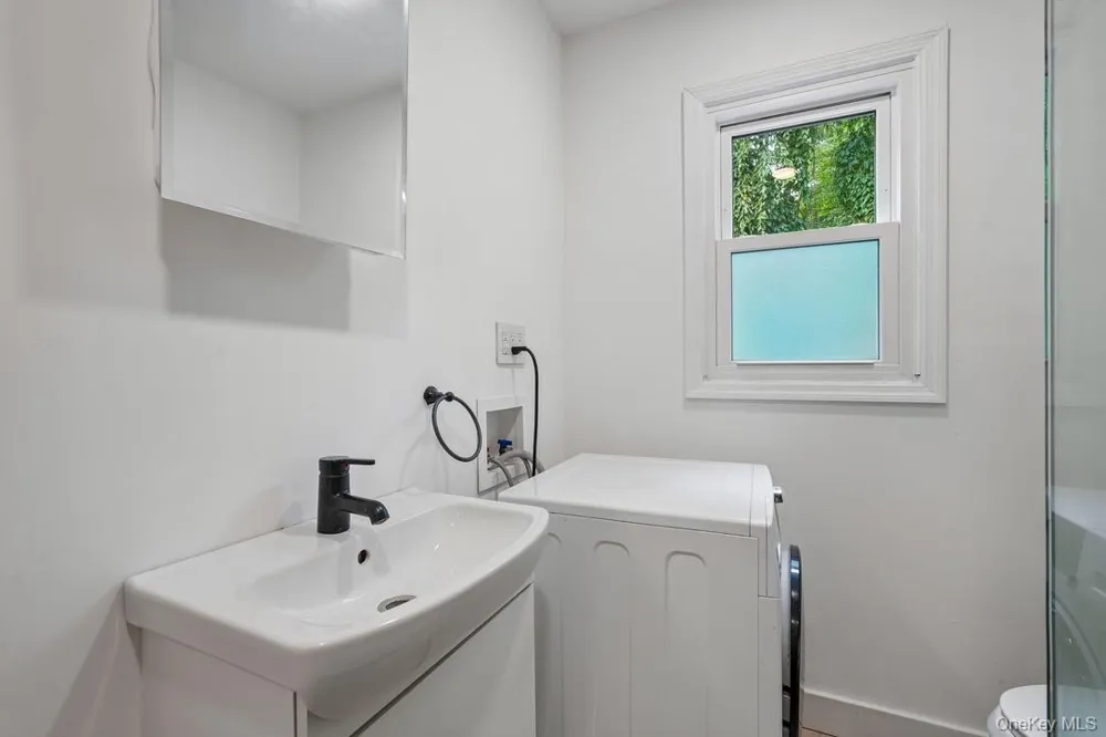 82 Stephens Road Tappan, NY 10983