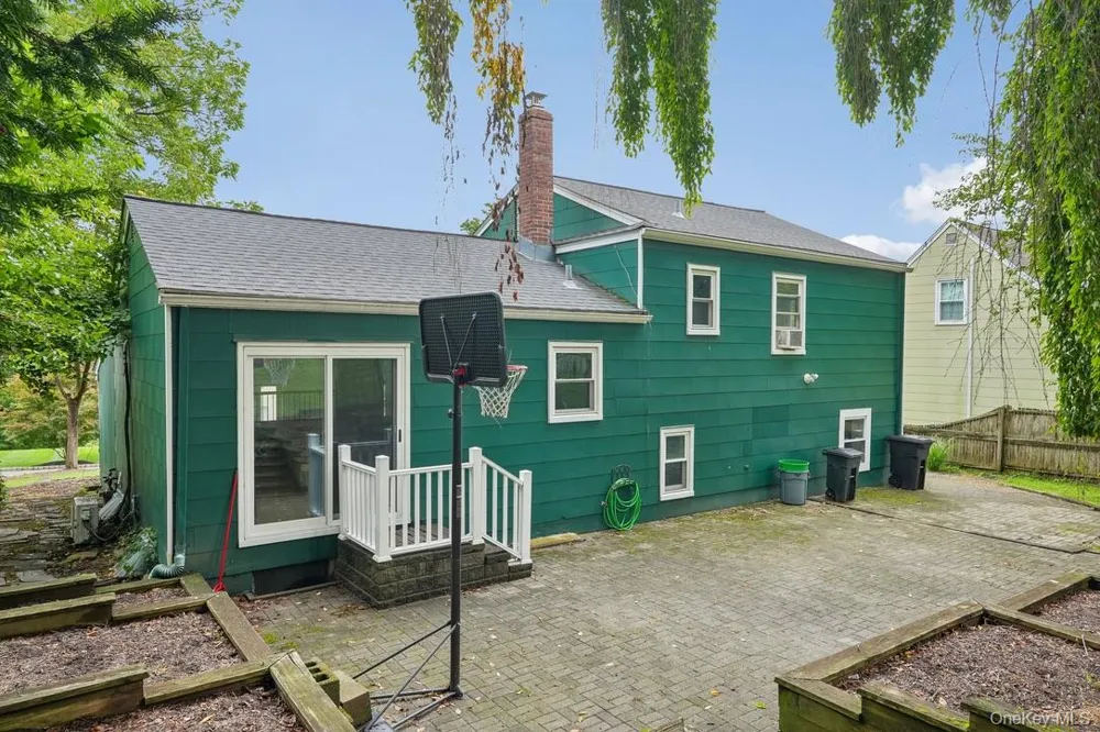 82 Stephens Road Tappan, NY 10983