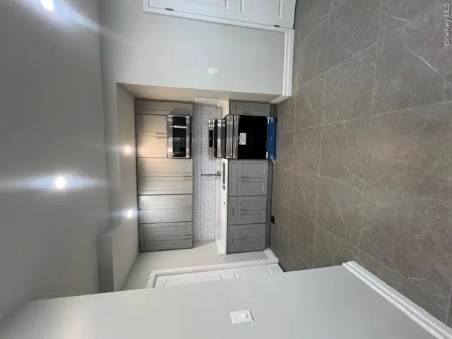 2524 Tenbroeck Avenue Bronx, NY 10469