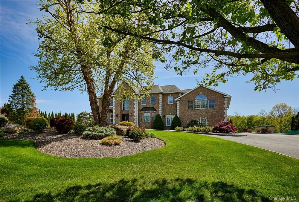 17 Constitution Court Tuxedo Park, NY 10987